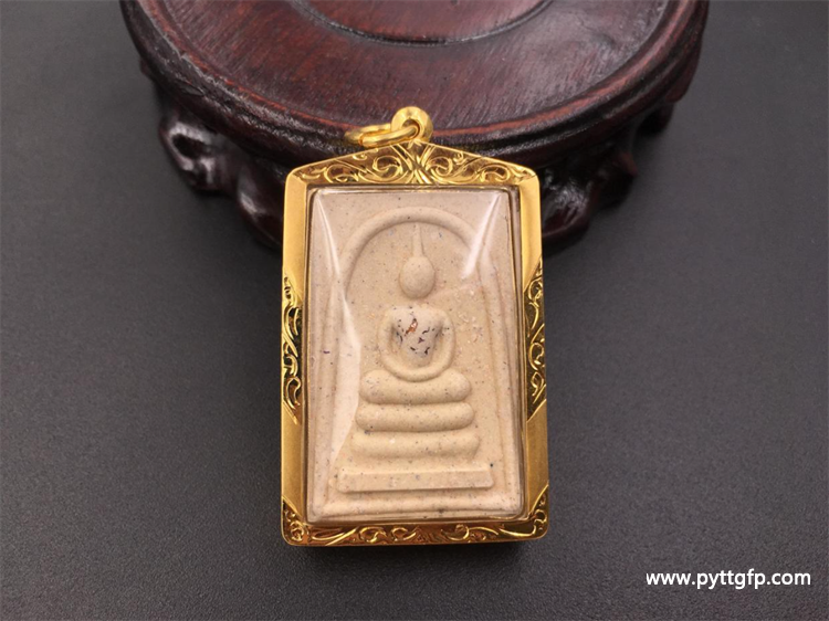 泰国佛牌之关于古曼童的恭请和选择详解