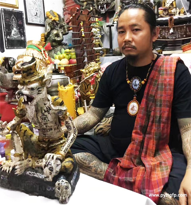 阿赞湾猜 2557年虎头鲁士 布周十面供奉型
