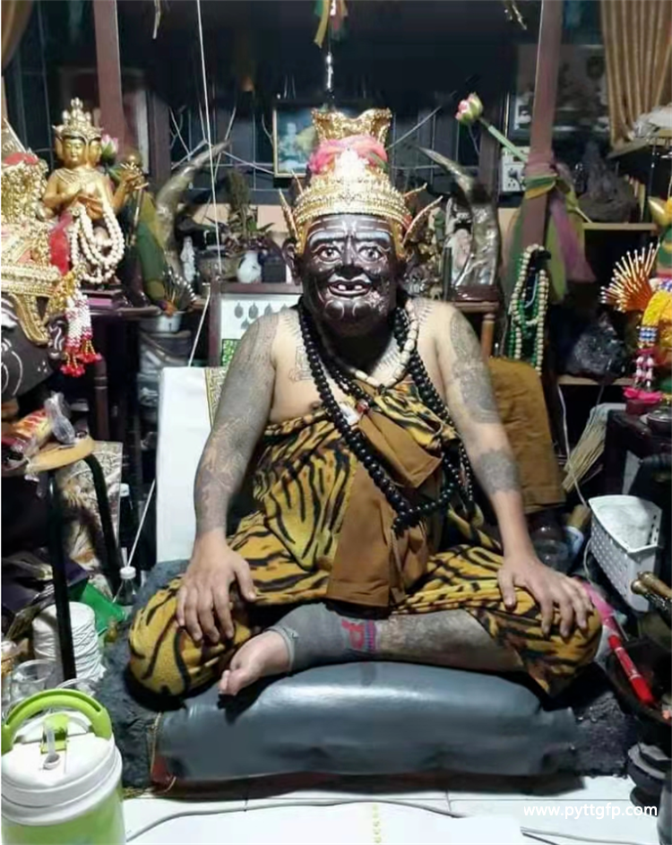 众多师傅幕后的加持者 阿赞高 森林派师傅