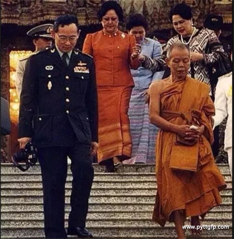 龙婆坤