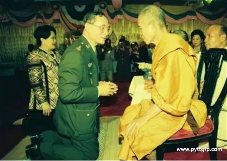 龙婆坤