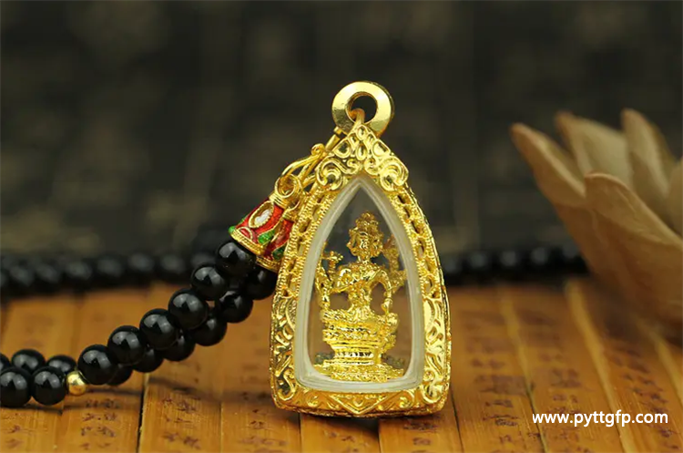 常用的佛牌经咒