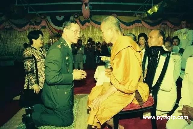 泰国佛牌 种类图片_泰国佛牌种类图片和介绍像佛：泰国佛牌大全：种类图片及含义介绍